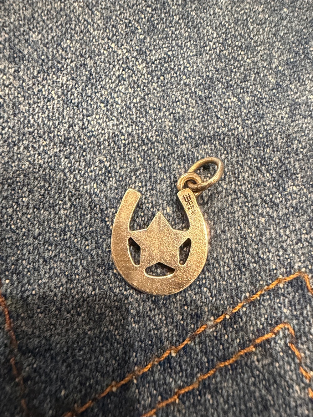 James Avery lucky horseshoe charm. Sterling silver - Picture 2 of 2